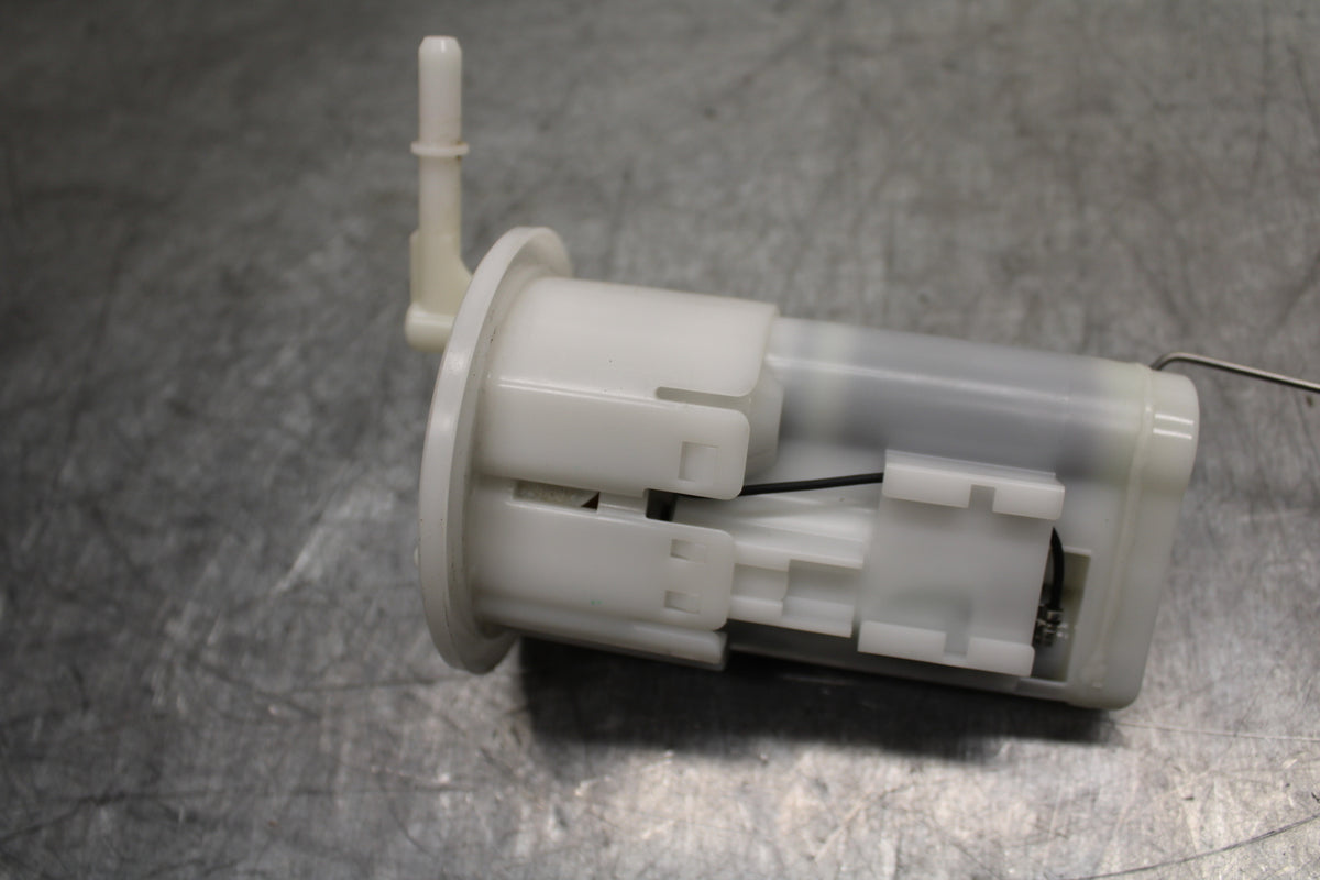 22-24 YAMAHA XSR900 FUEL PUMP GAS PETROL SENDER UNIT BB710