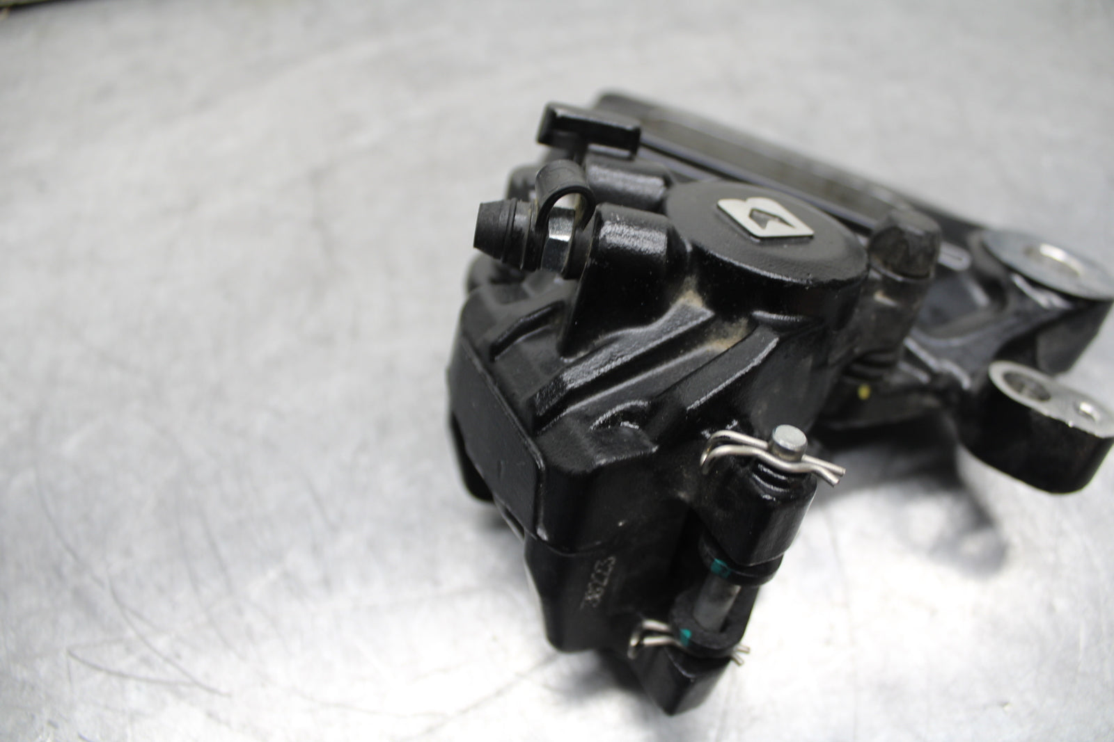 17-24 KTM 390 DUKE REAR BACK BRAKE CALIPER W MOUNT BRACKET BB734