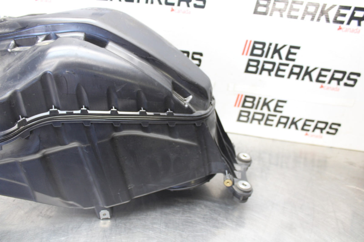 20-23 BMW F900R GAS TANK FUEL CELL PETROL RESERVOIR BB923