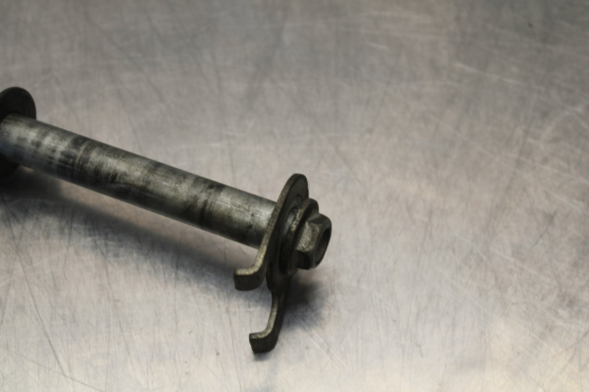 04-09 SUZUKI GS500F REAR AXLE BACK WHEEL RIM PIVOT BOLT AXEL BB165