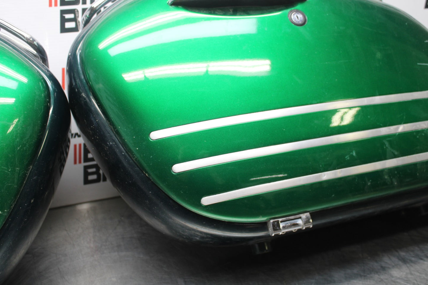 03-08 KAWASAKI VULCAN 1600 CARGO LUGGAGE SADDLEBAG BAG COMPARTMENT SET  BB196