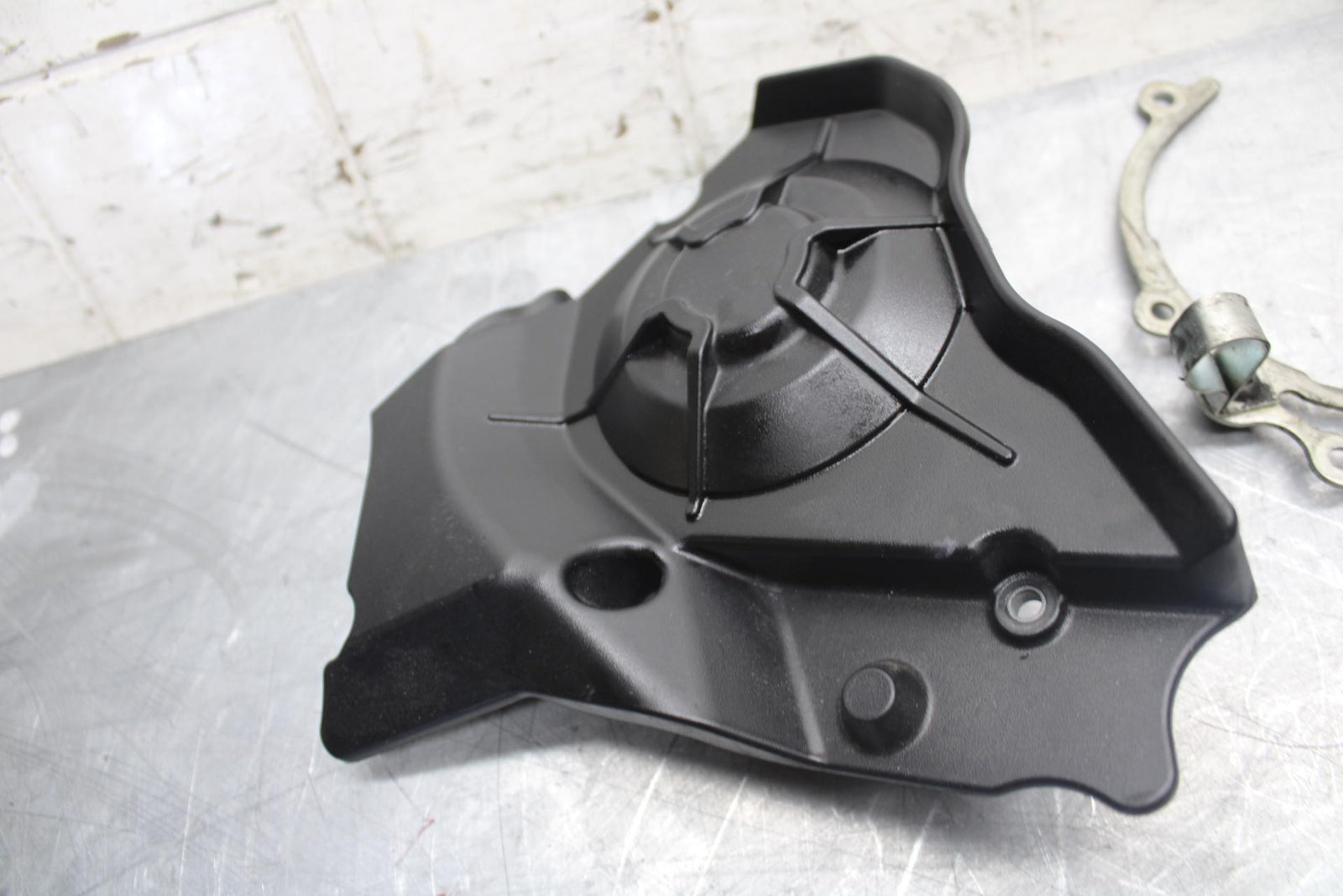 2010 Aprilia RSV1000R ENGINE SPROCKET COVER BB513