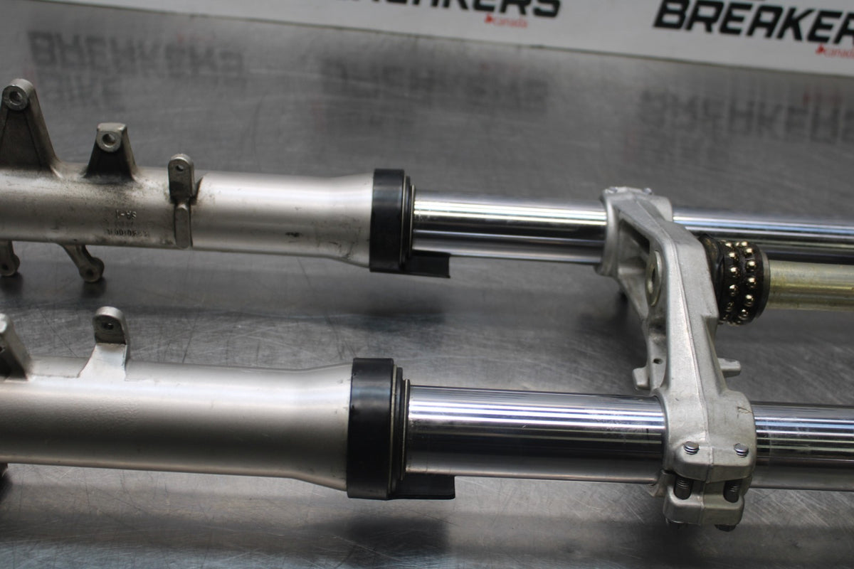02 SUZUKI GSXR600 COMPLETE FRONT END FORKS SUSPENSION TRIPLE TREES  BB00