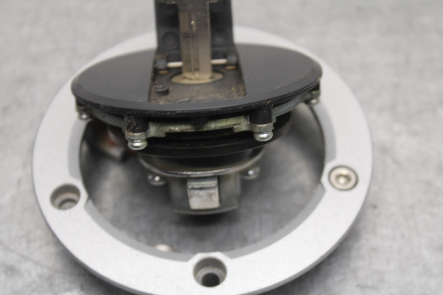 11-24 SUZUKI GSXR  600 750 FUEL TANK GAS CAP BB630