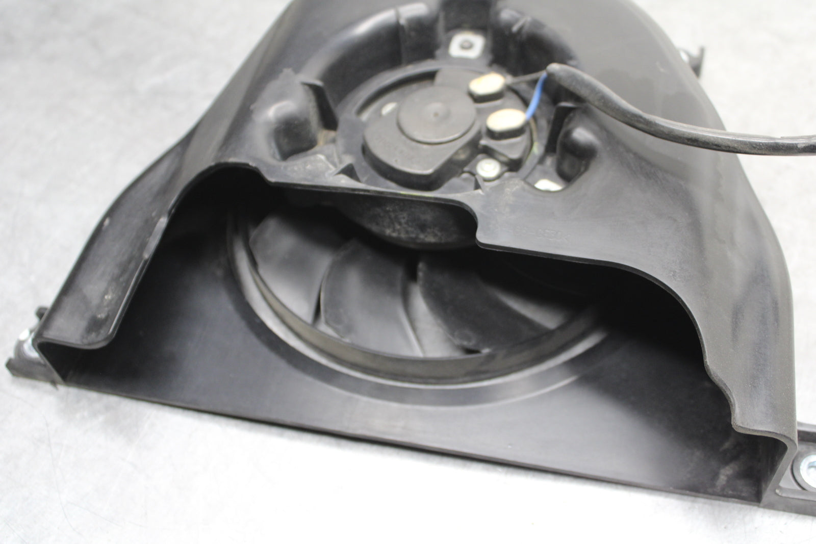 18-24 KAWASAKI NINJA 650 ENGINE RADIATOR COOLING FAN BB725