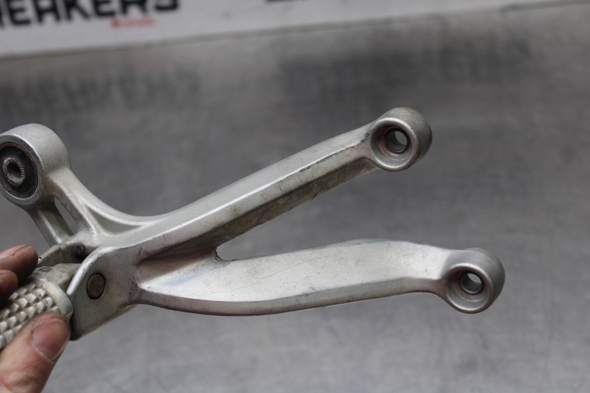 00 SUZUKI GSXR750 RIGHT REAR BACK PASSENGER PEG BB820