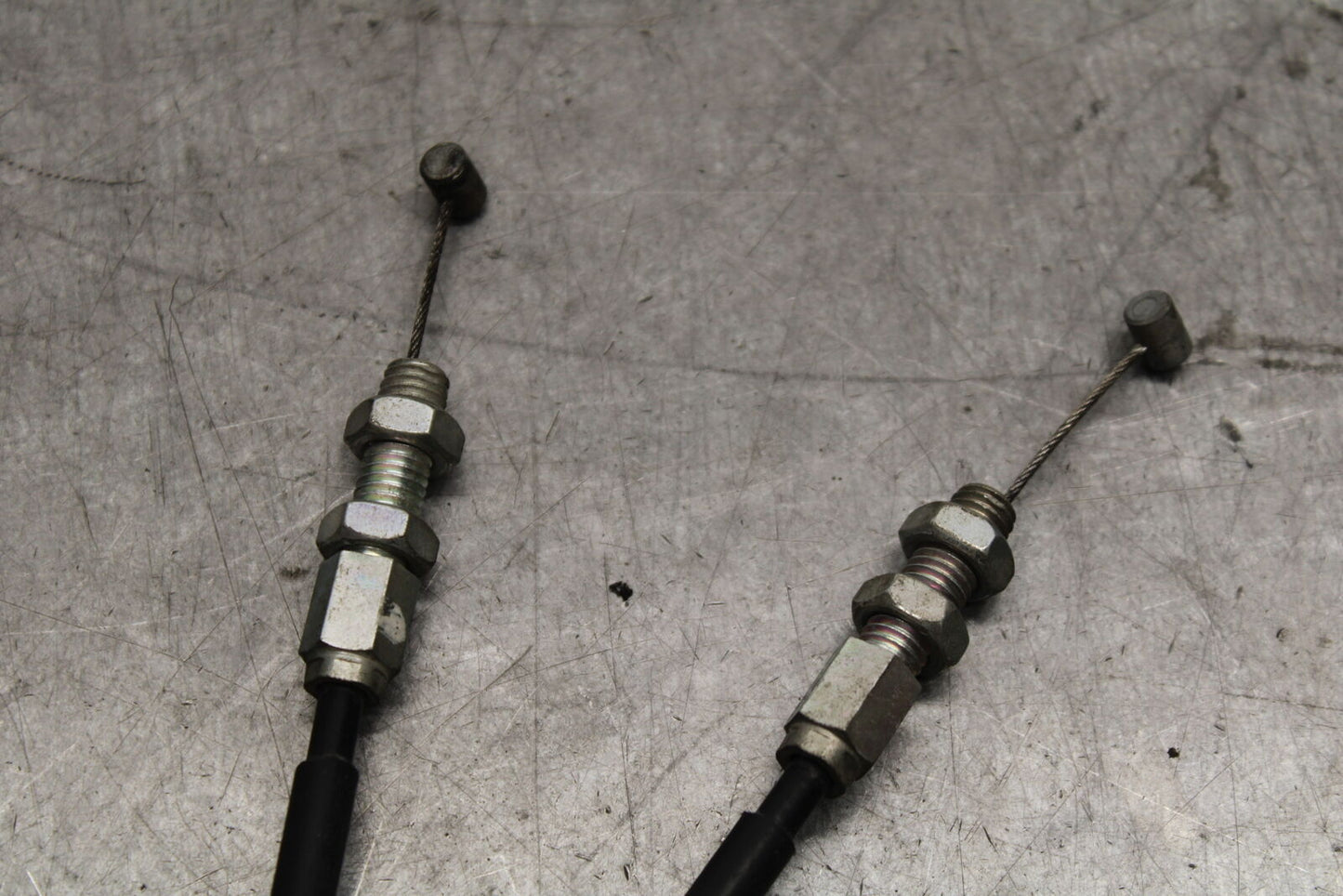 05-06 SUZUKI GSXR1000 THROTTLE CABLES LINES 58300-41G00 58300-41G10 BB677