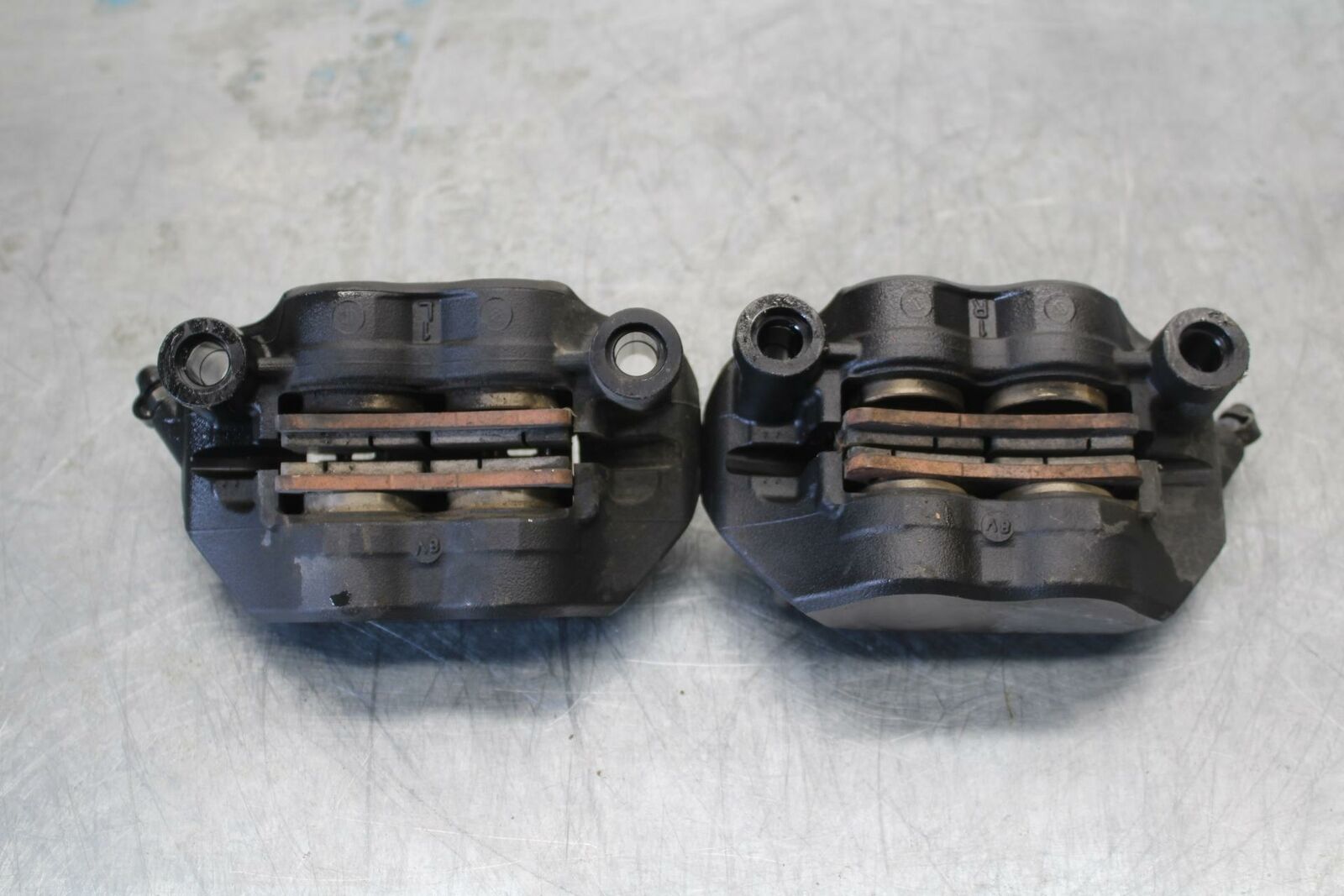 19-20 KAWASAKI NINJA ZX6R RIGHT LEFT FRONT BRAKE CALIPER SET PAIR CALIPERS BB419