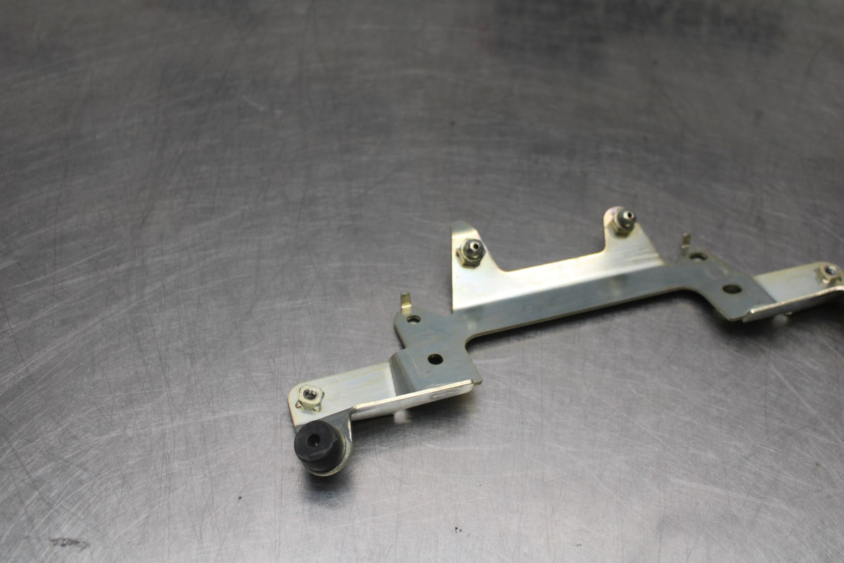 23-24 YAMAHA MT-07 REAR SEAT MOUNTING BRACKET MOUNT BB927