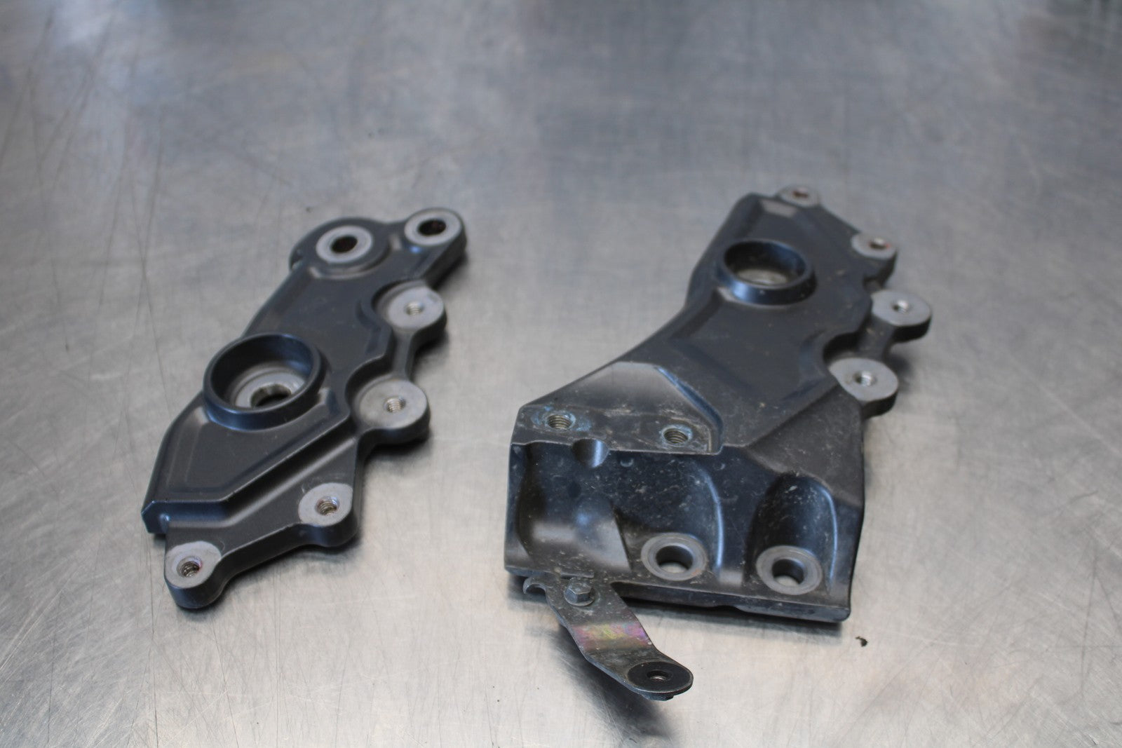 22-25 YAMAHA YZF R7 LEFT RIGHT REARSET REAR SET BRACKETS MOUNTS BB176