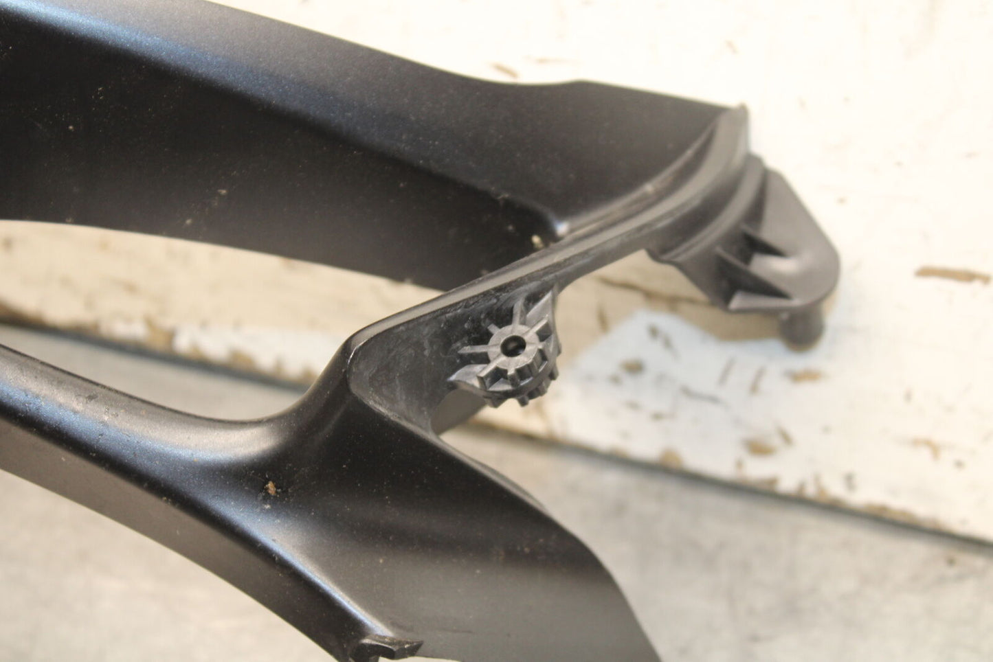 08-10 SUZUKI GSXR 600  FRONT CENTER COWL FAIRING BB630