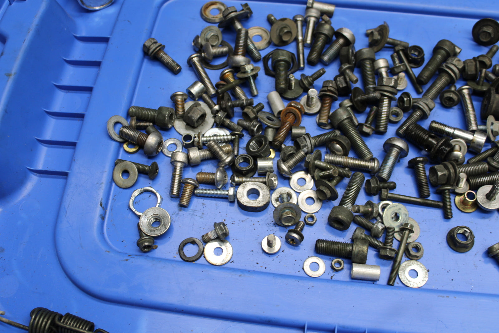 00 SUZUKI INTRUDER 1500 VL1500 MOUNTING BOLTS HARDWARE MOTOR SCREWS BB761