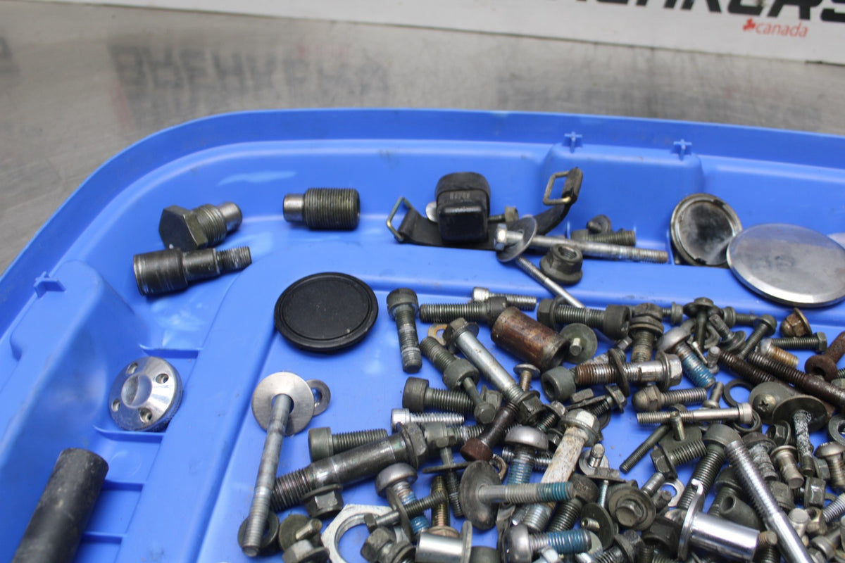 05-09 SUZUKI BOULEVARD C90 MOUNTING BOLTS HARDWARE MOTOR SCREWS BB791