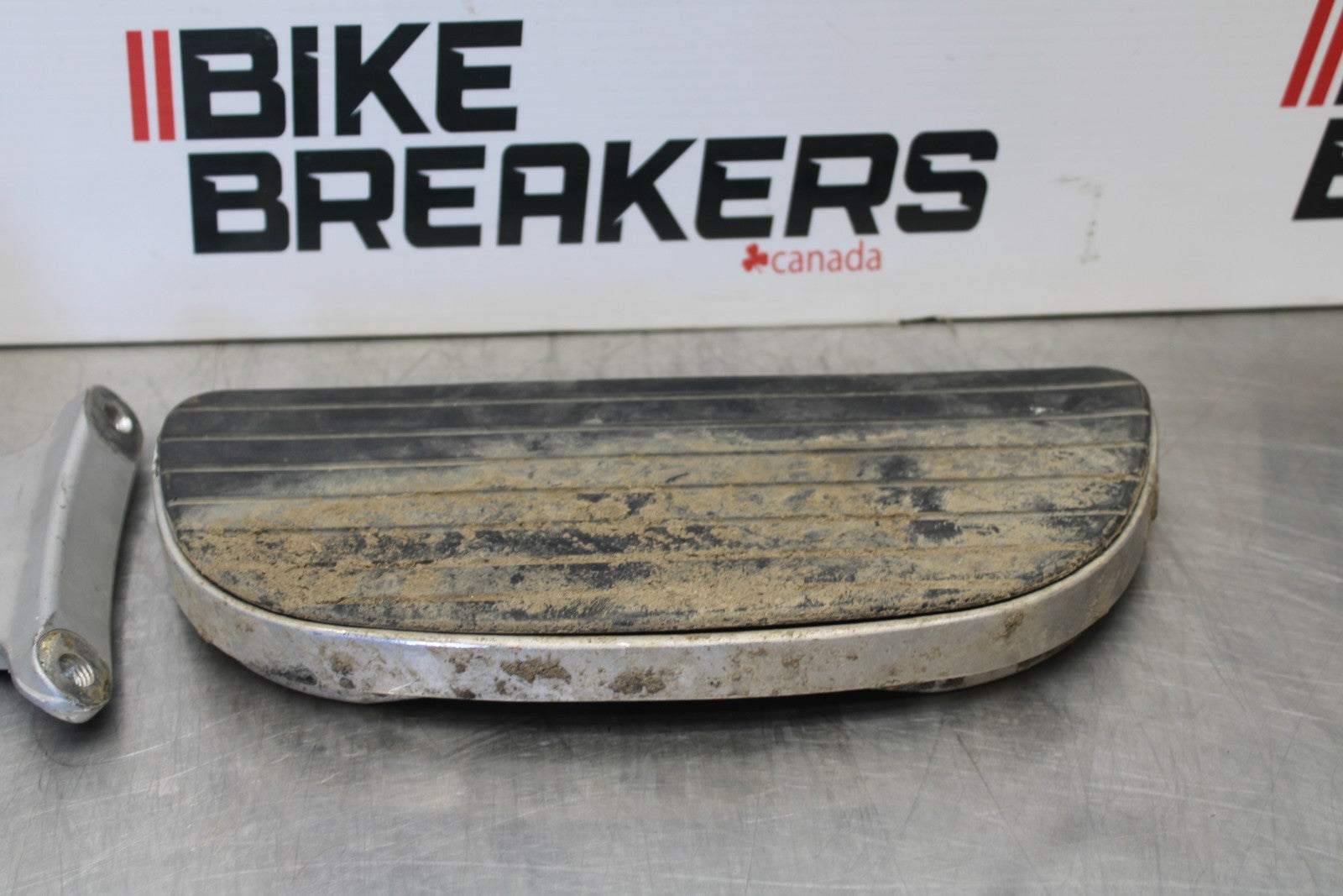 05-06 VICTORY KINGPIN DELUXE LEFT FRONT FOOT REST PEG STEP BB195