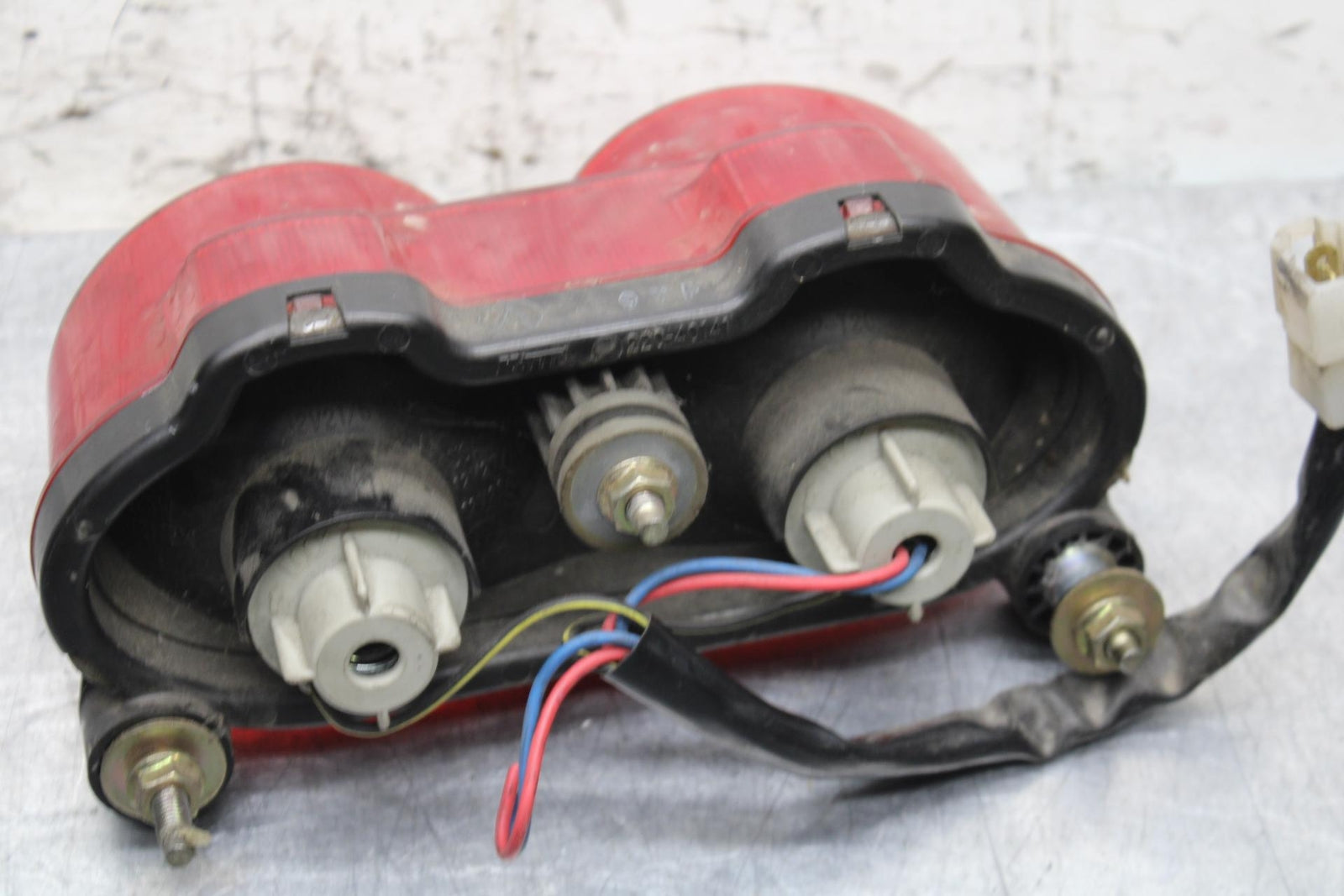 2000 Kawasaki Ninja ZX9R REAR TAIL TAILLIGHT BACK BRAKE LIGHT 23025-1301  BB70