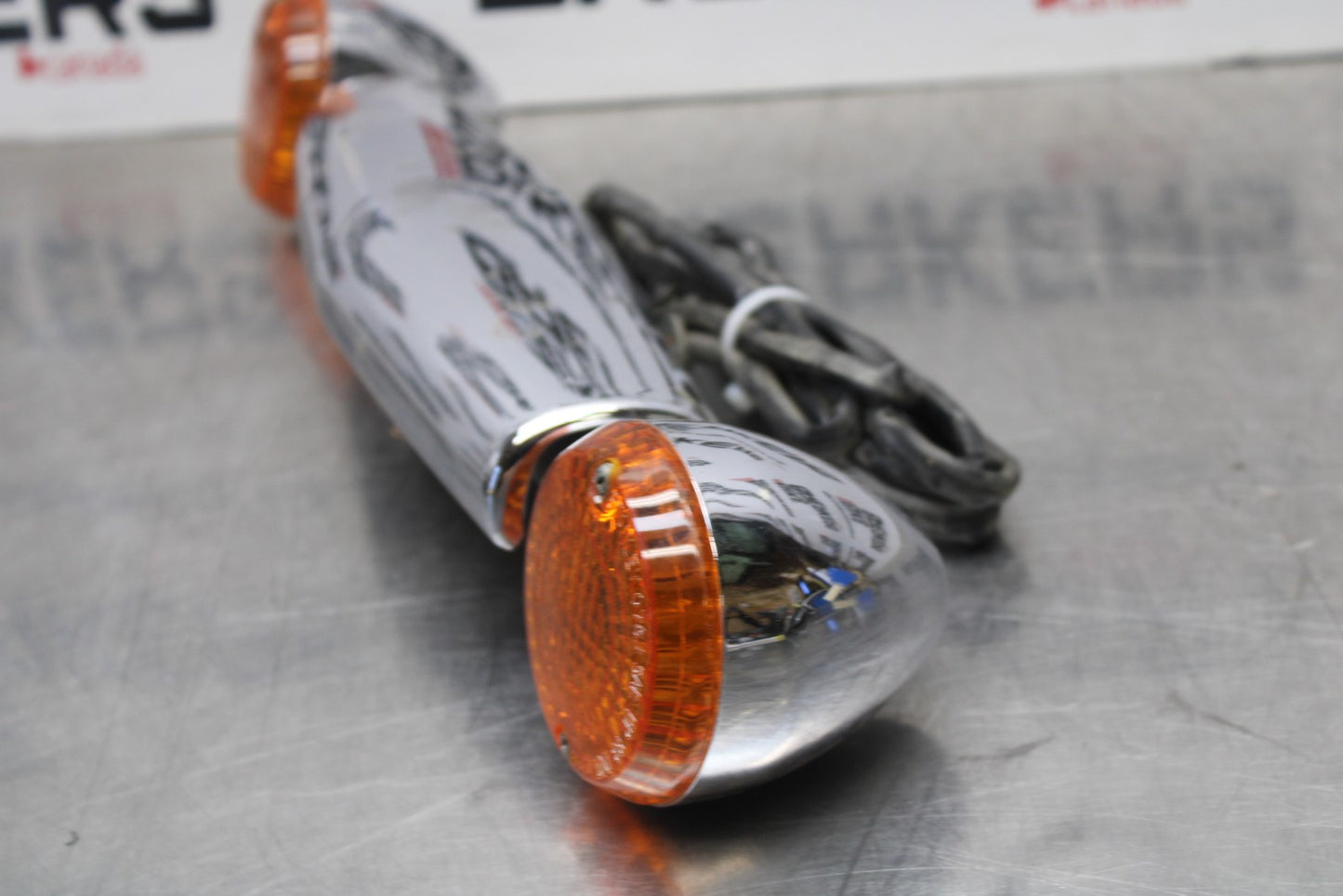 03-08 KAWASAKI VULCAN 1600 REAR BACK TURN SIGNAL BAR MOUNT & LIGHTS BB196