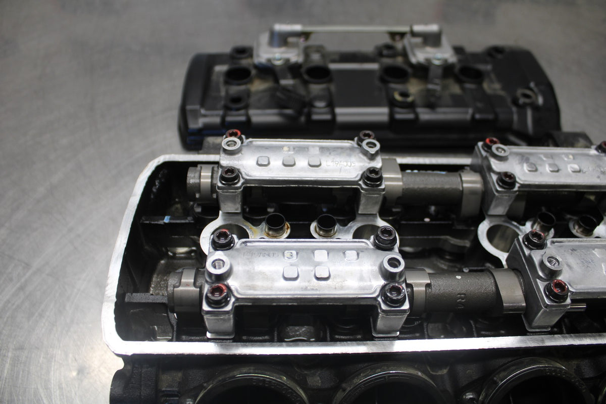25 KAWASAKI Z900 1,659km ENGINE TOP END CYLINDER HEAD BB928