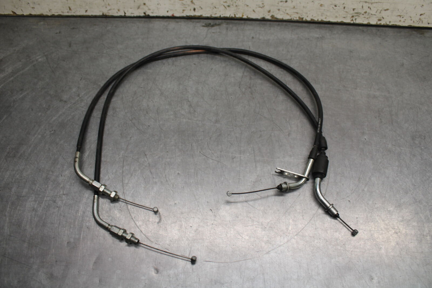 08-10 SUZUKI GSXR750 THROTTLE CABLES LINES BB113