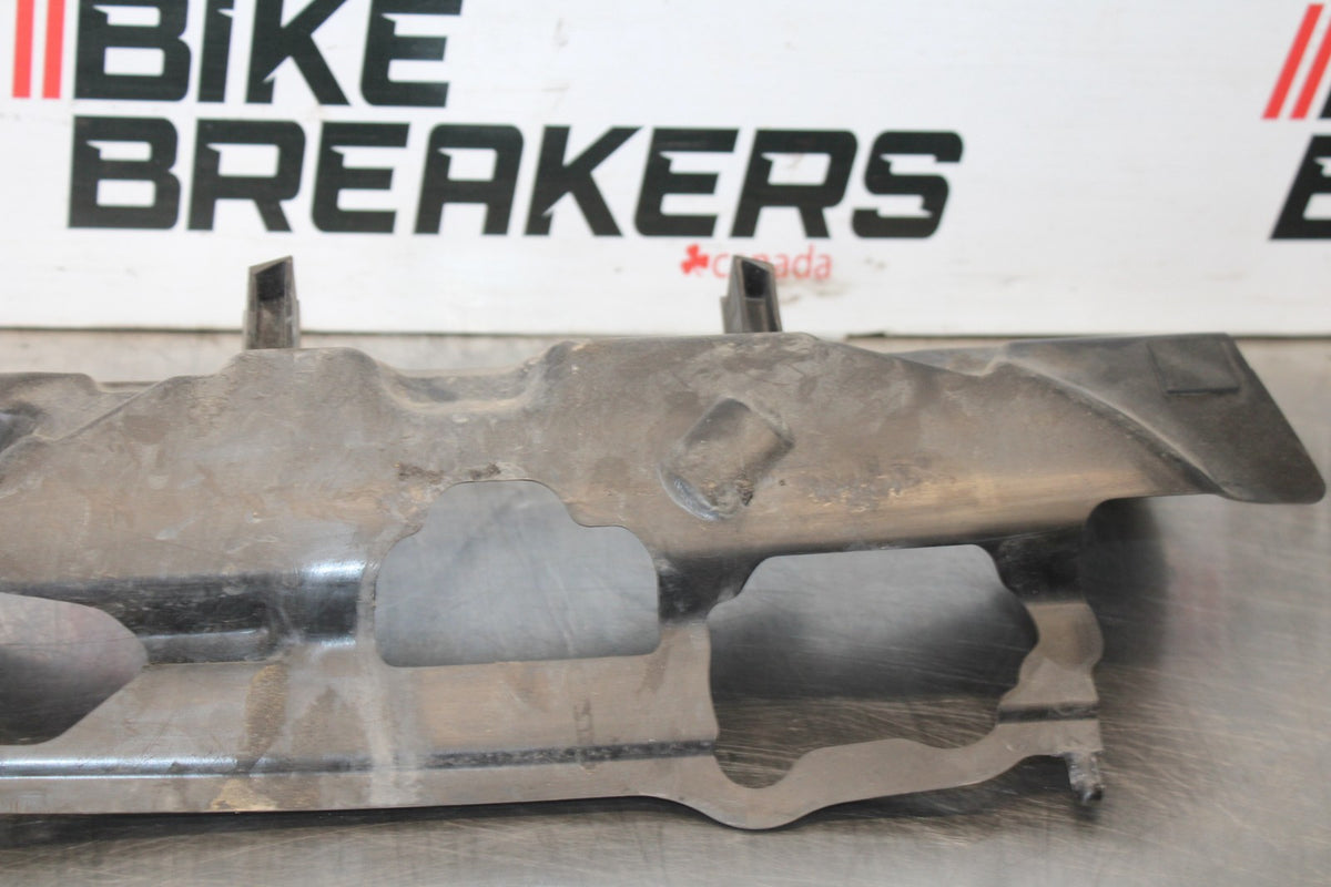 11-24 SUZUKI GSXR750 LOWER FRONT INNER COWL FAIRING  BB879