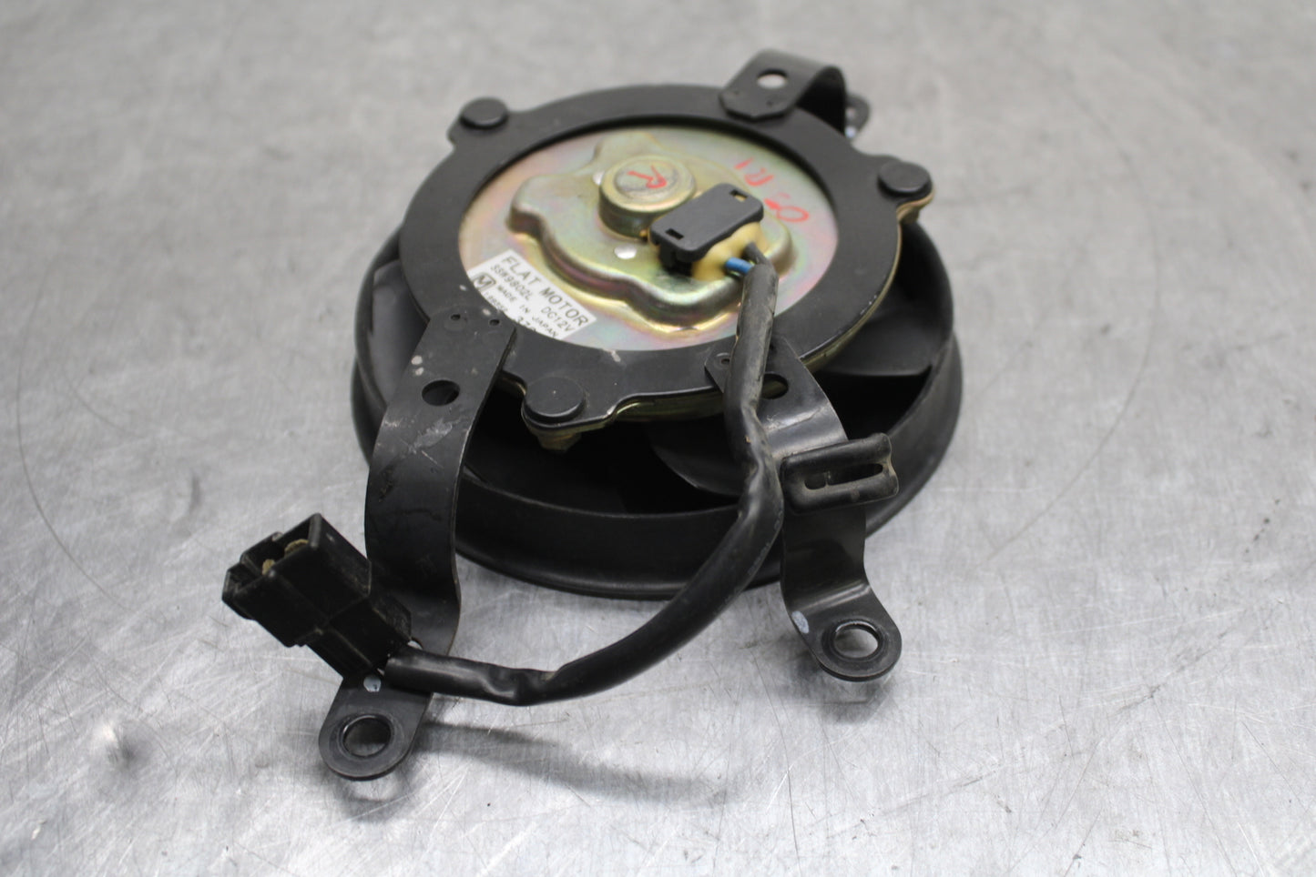04-05 YAMAHA YZF R1 RIGHT ENGINE RADIATOR COOLING FAN MOTOR BB131