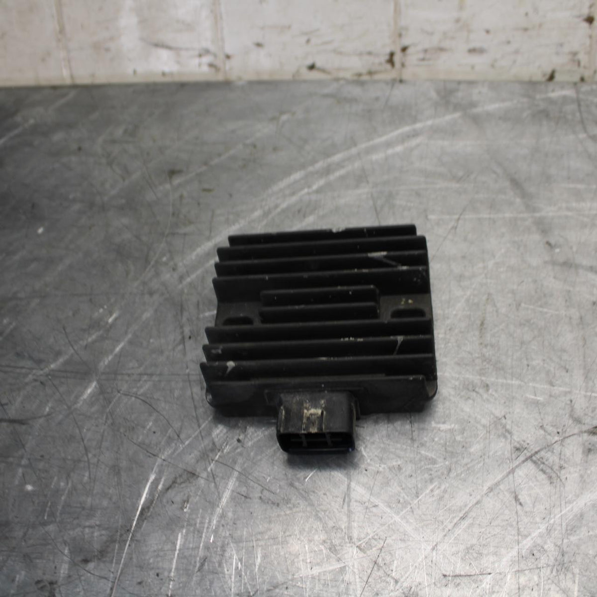2007 Yamaha YZF R6 RECTIFIER VOLTAGE REGULATOR 4XY-81960-00-00 BB522