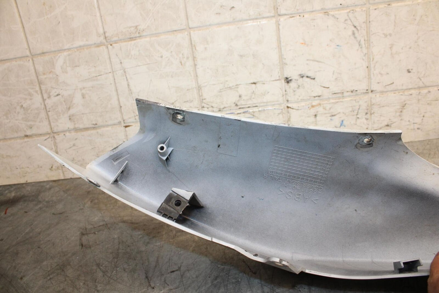 2007 Suzuki GSXR750 RIGHT REAR TAIL FAIRING COWL SHROUD 45501-02H00-YBD BB546