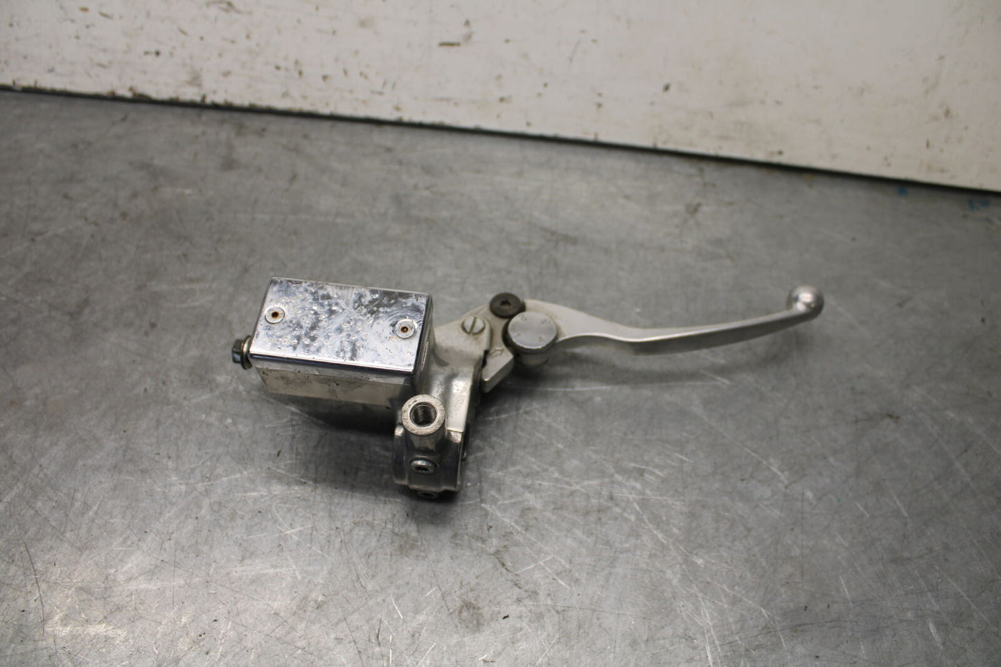 05-09 SUZUKI BOULEVARD C90 FRONT BRAKE MASTER CYLINDER BB692