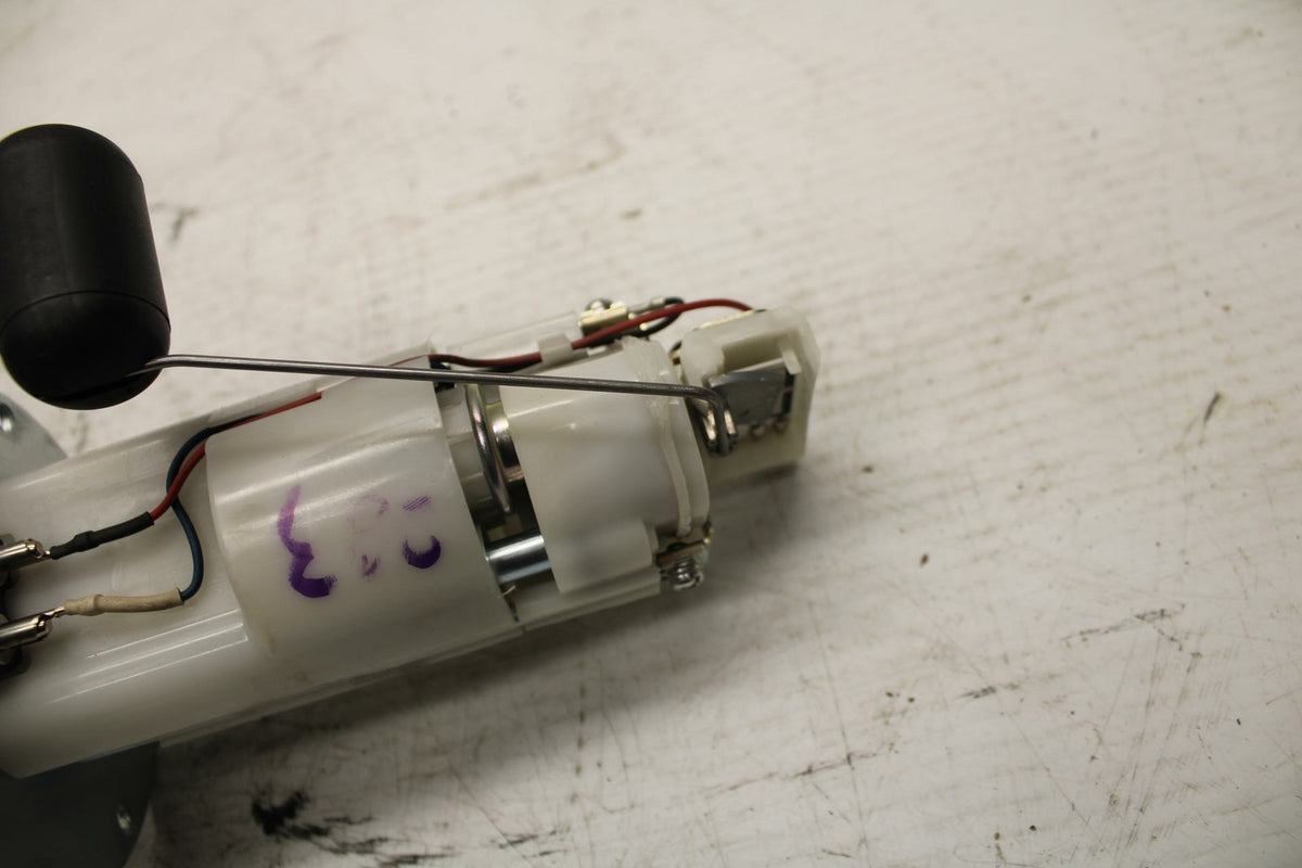 09-11 SUZUKI GSXR1000 FUEL PUMP GAS PETROL SENDER UNIT 15100-47H00 BB283