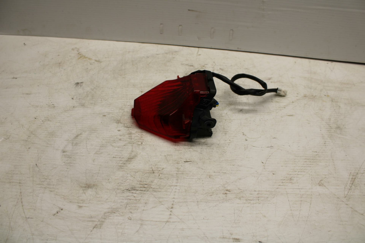 15-17 YAMAHA YZF R3 REAR TAIL TAILLIGHT BACK BRAKE LIGHT 1WD-H4710-00-00 BB293