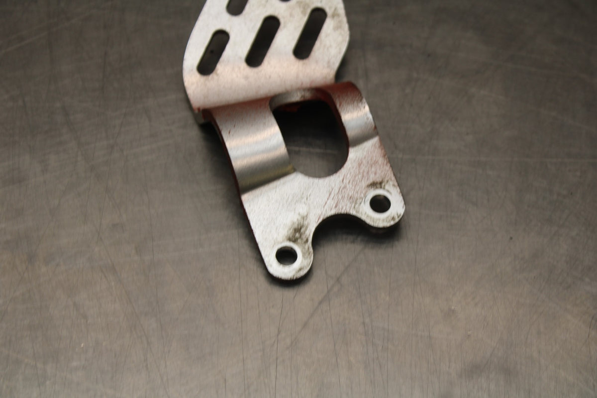 05 YAMAHA YZF R6 RIGHT REARSET REAR SET HEEL GUARD COVER BB858