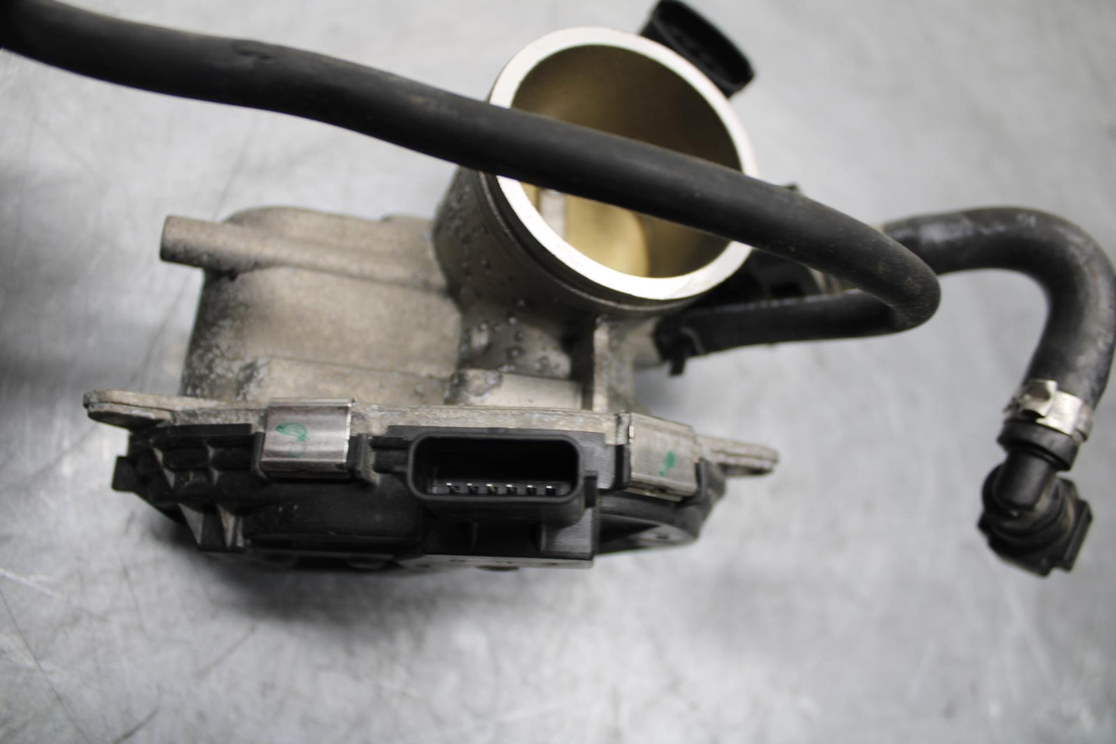 21 HUSQVARNA VITPILEN 401 MAIN FUEL INJECTORS / THROTTLE BODIES BB467