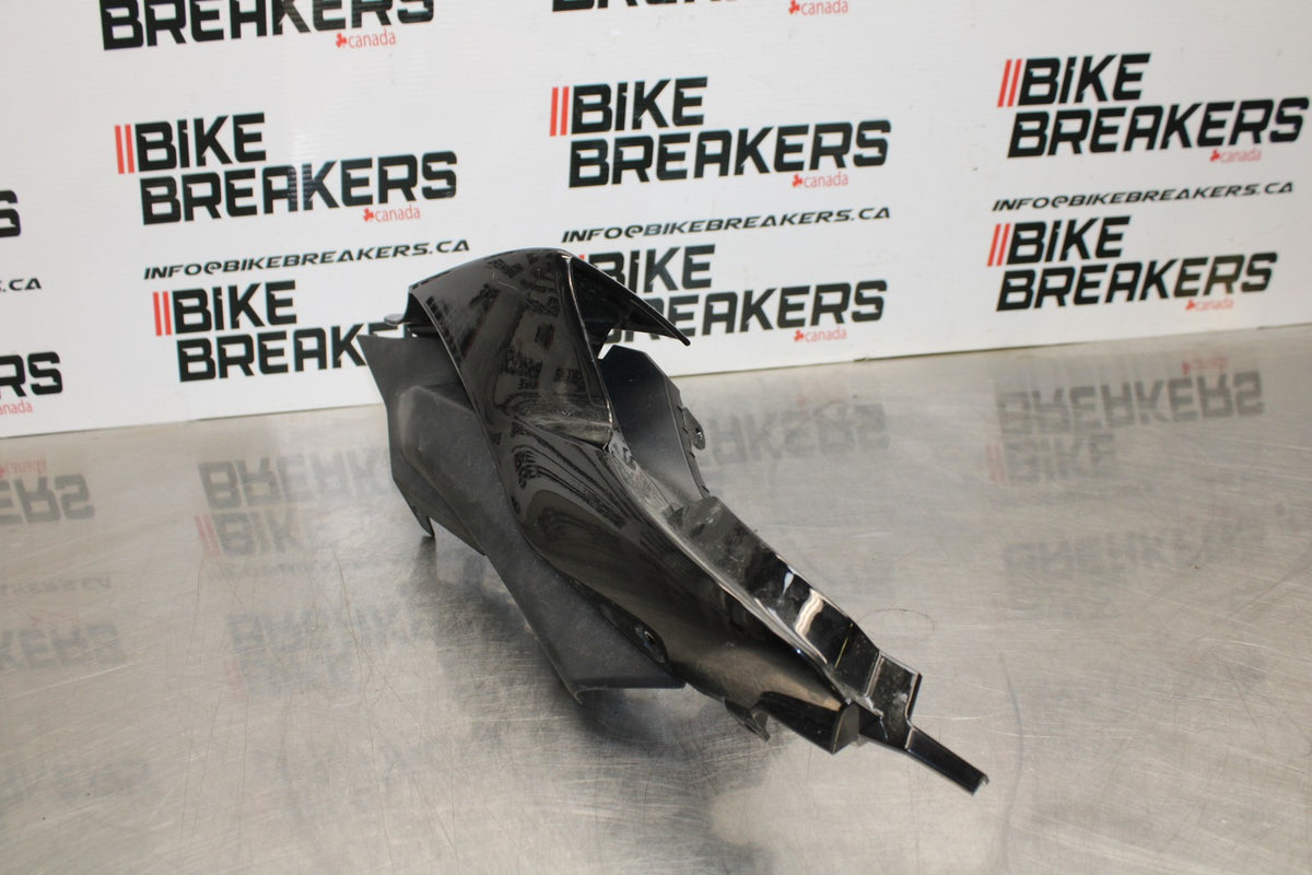 22-25 YAMAHA YZF R7 RIGHT REAR BACK TAIL FAIRING COWL SHROUD BB176