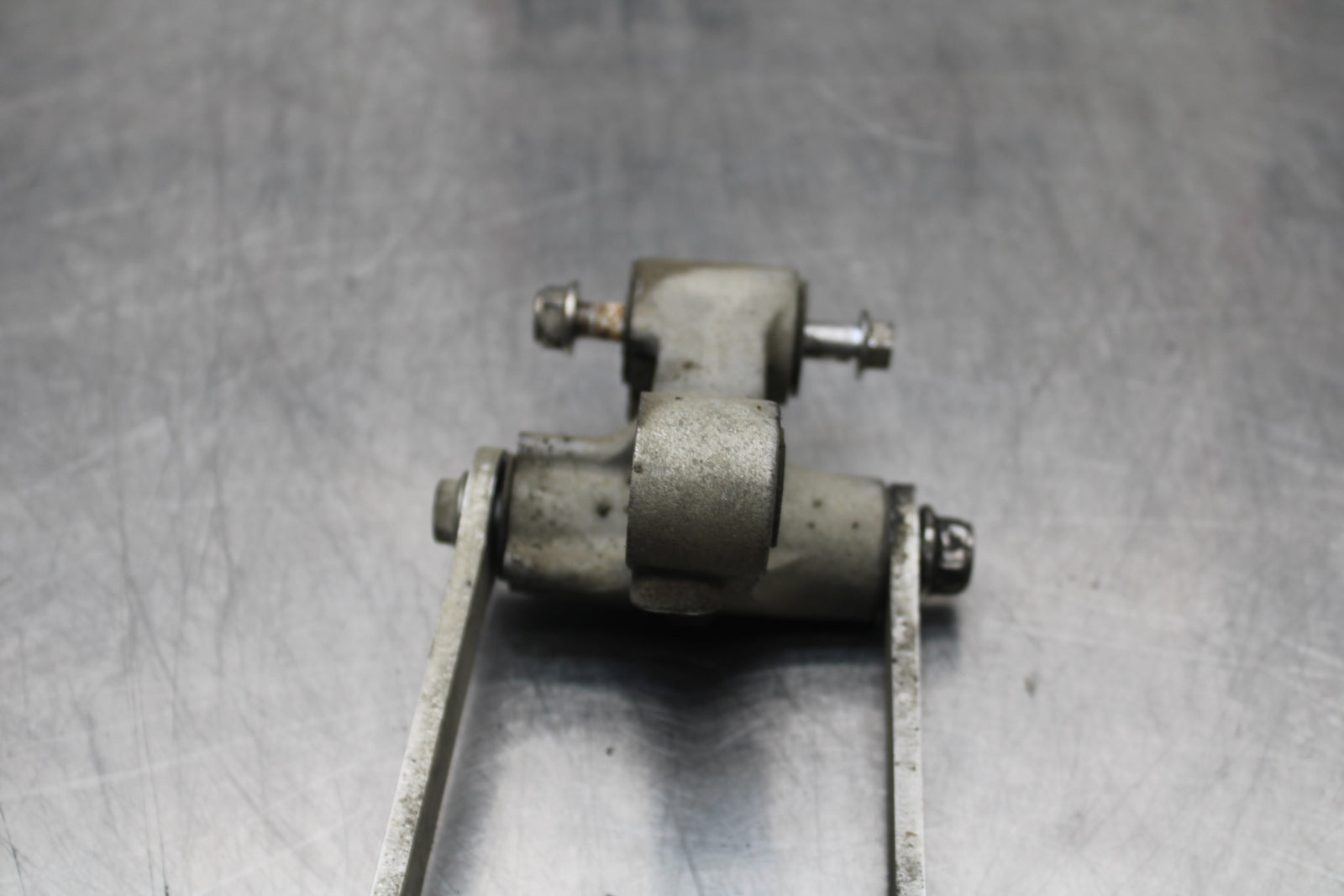 04-05 KAWASAKI NINJA ZX10R REAR DOGBONE SHOCK LINKAGE LINK BB163