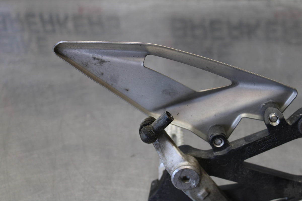 20 TRIUMPH STREET TRIPLE 765 LEFT REARSET REAR SET FOOT PEG REST STOP  BB864