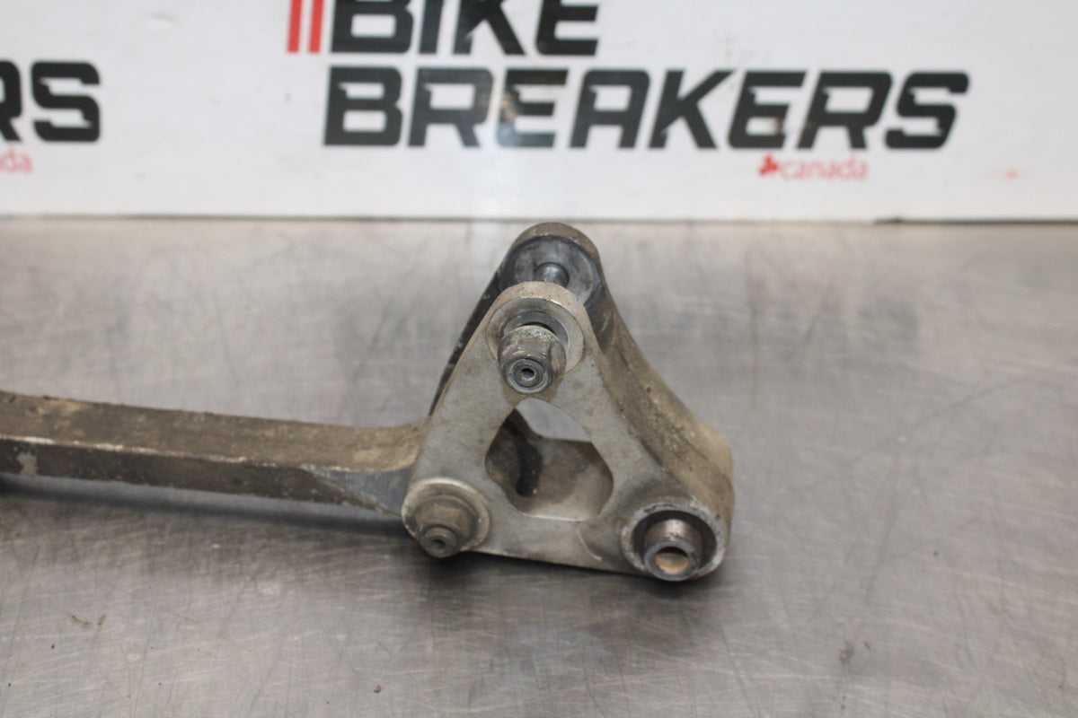 13 YAMAHA YZF R1 REAR DOGBONE SHOCK LINKAGE LINK BB781