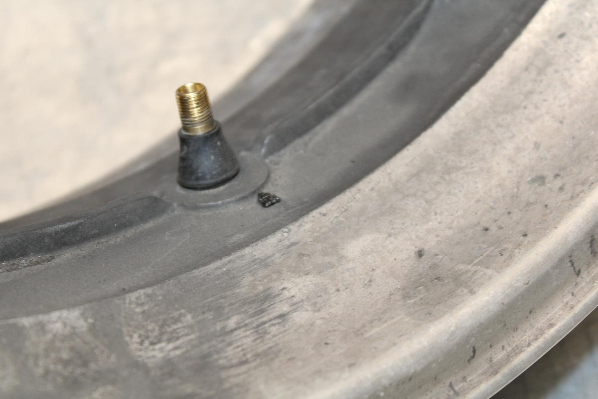2000 Honda Super Hawk VTR1000F WHEEL AND REAR ROTOR BACK BRAKE BB577