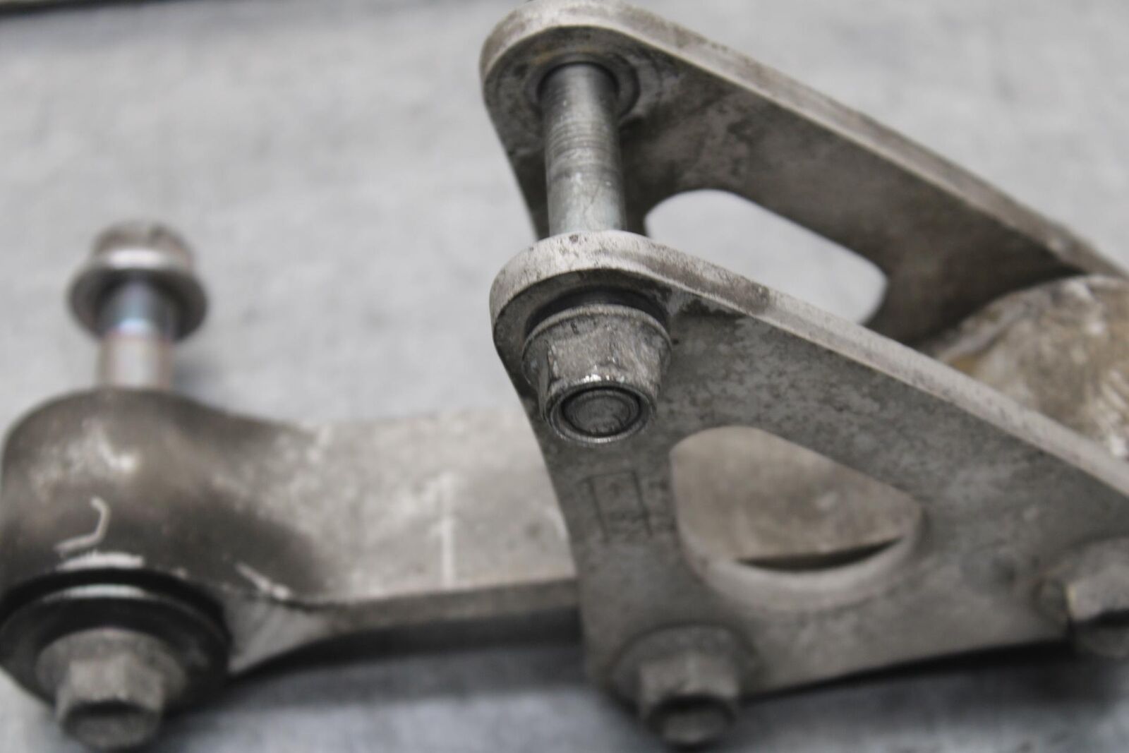 2011 Suzuki GSXR600 REAR DOGBONE SHOCK LINKAGE LINK BB94