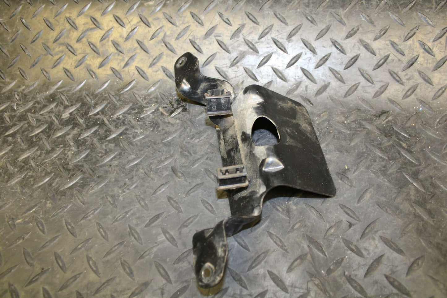 05-06 SUZUKI KATANA 750 GSX750F BATTERY HOLD DOWN CLAMP STRAP bb166