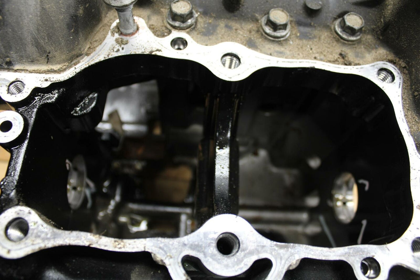 09-10 KAWASAKI ER-6N ENGINE MOTOR CRANKCASE CRANK CASES BLOCK BB325