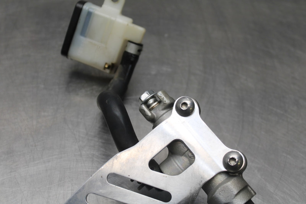 06-07 SUZUKI GSXR 600 REAR BACK BRAKE MASTER CYLINDER W RESERVOIR BB845