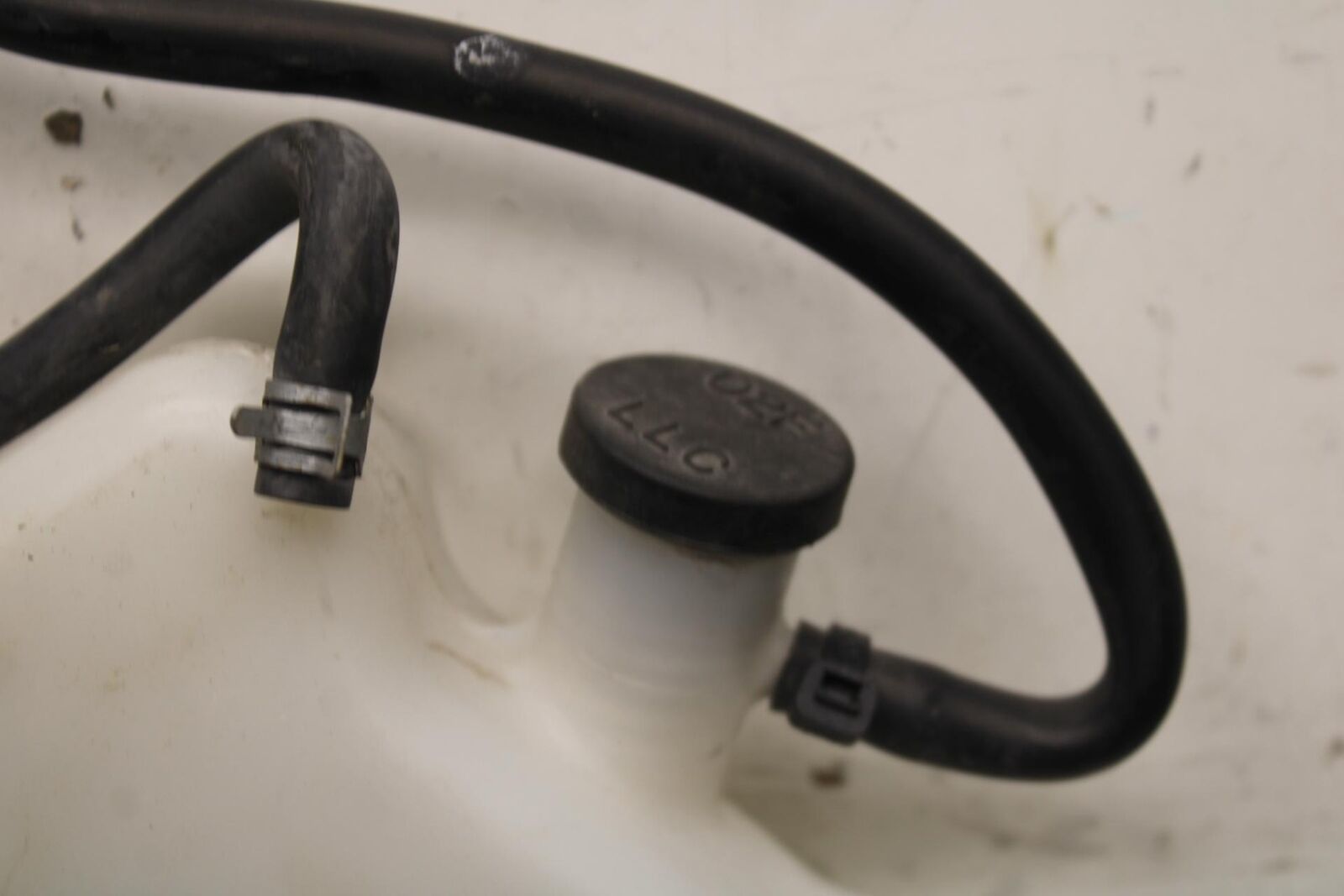 2011 Suzuki GSXR600 COOLANT WATER TANK RESERVOIR BOTTLE BB94