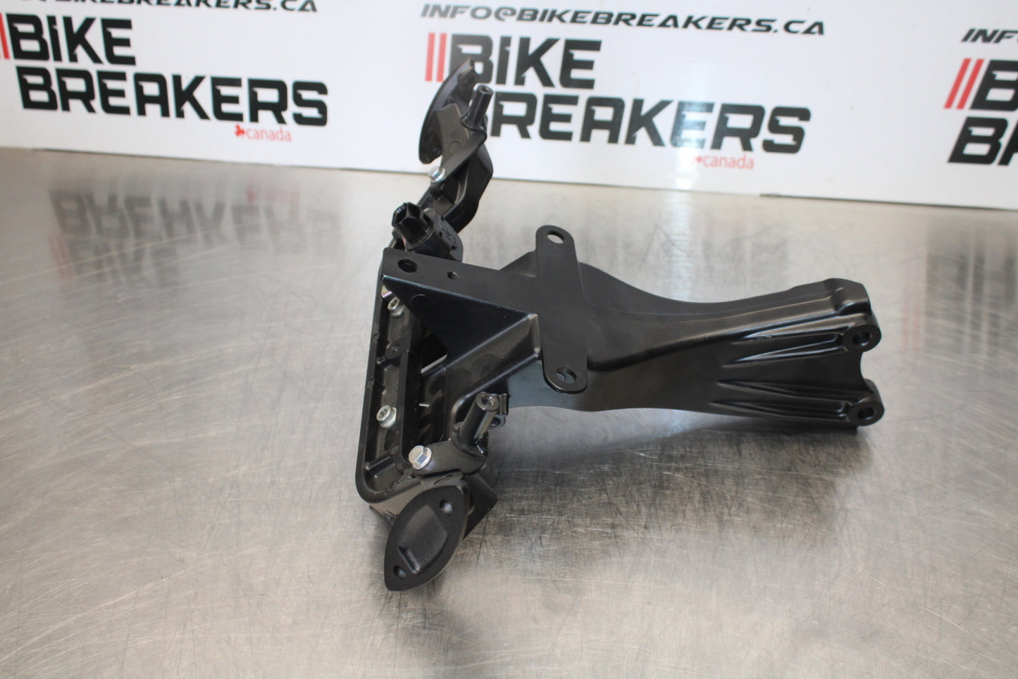 23-24 KAWASAKI NINJA ZX14R NEW!! UPPER FAIRING MIRROR GAUGES STAY BRACKET BB169