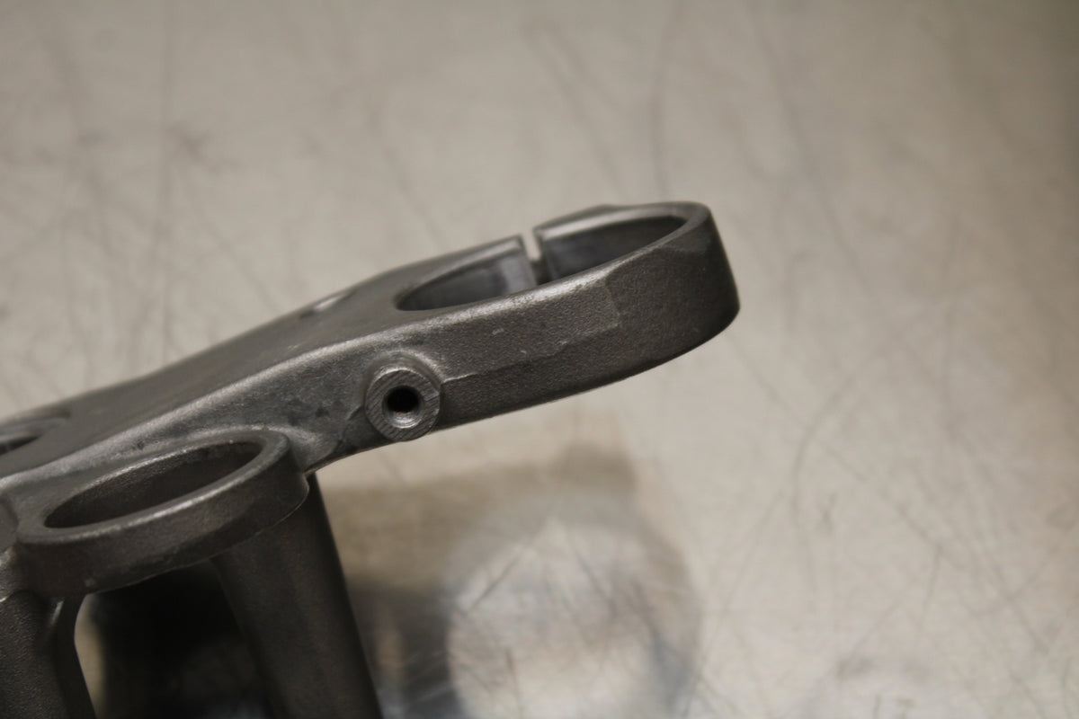 96 YAMAHA YZF750R FORKS UPPER TRIPLE TREE CLAMP BB137