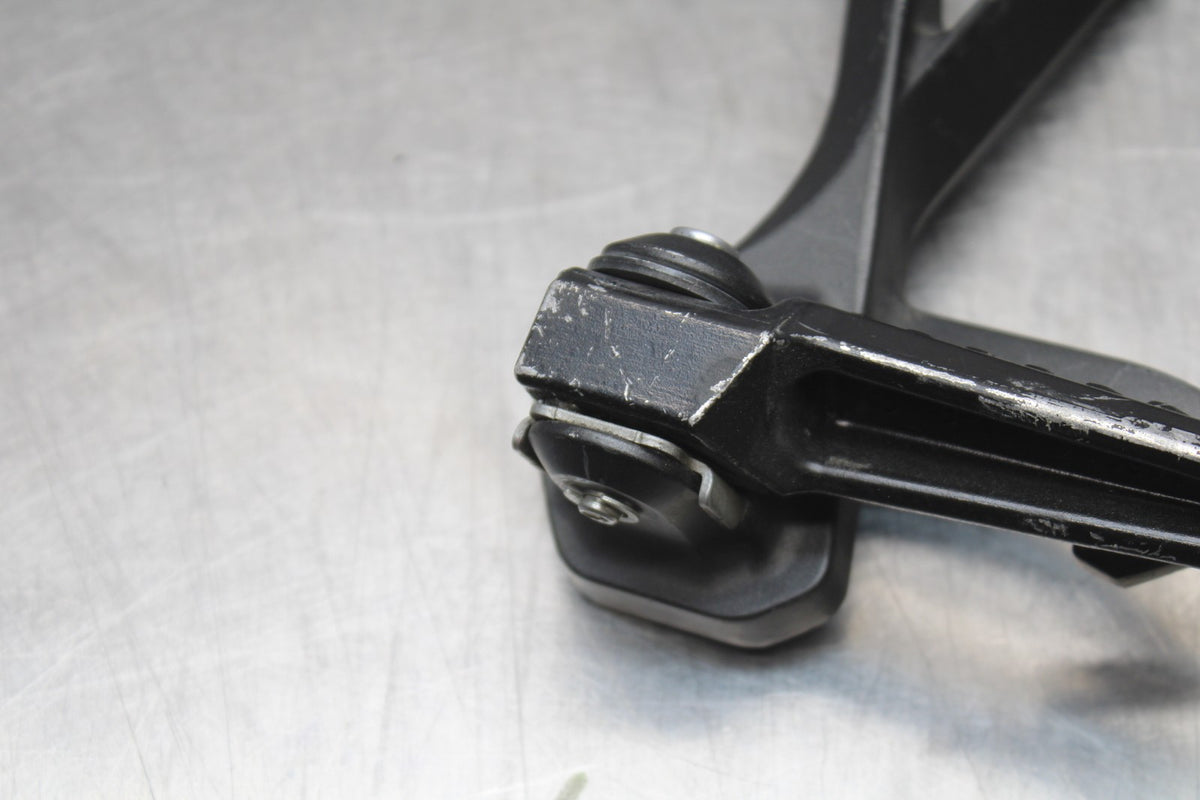 11-15 KAWASAKI NINJA ZX10R LEFT REAR BACK PASSENGER PEG BB840