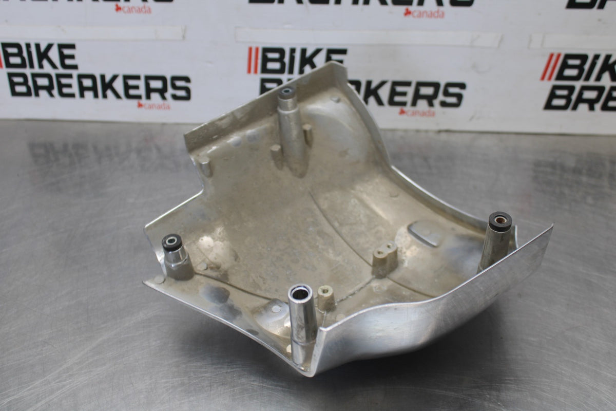 05-09 SUZUKI BOULEVARD C90 ENGINE SIDE COVER PANEL COWL BB918