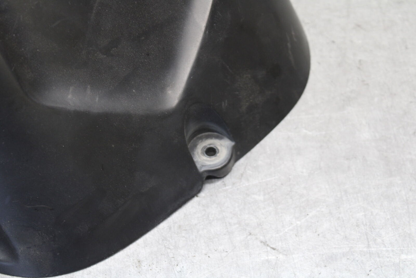 08-09 YAMAHA YZF R6S REAR BACK WHEEL TIRE HUGGER FENDER  BB690
