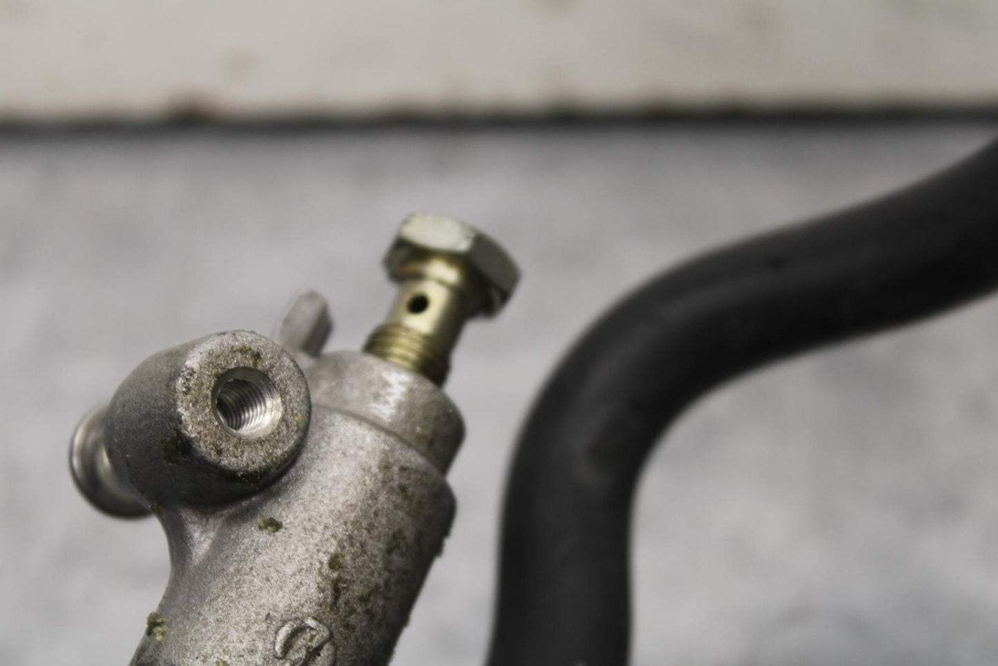 06-07 SUZUKI GSXR 600 REAR BACK BRAKE MASTER CYLINDER W RESERVOIR BB104