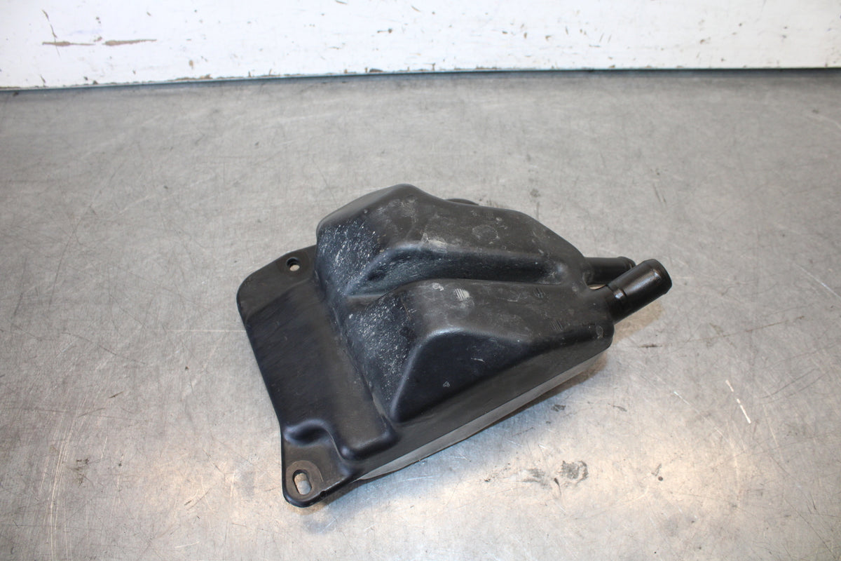 06-07 DUCATI MONSTER 695 OIL BREATHER TANK BB674