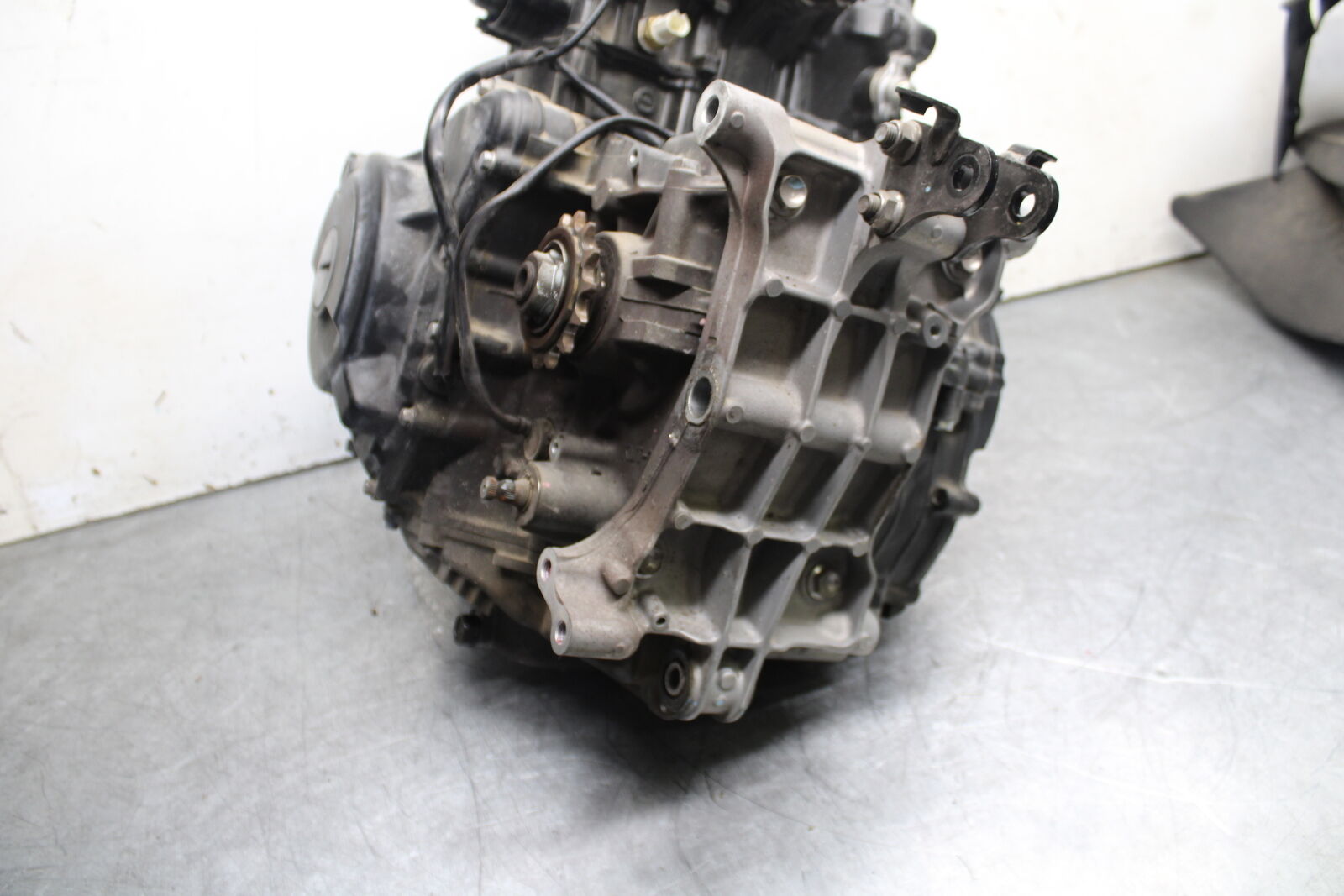19-22 KAWASAKI Z400 ENGINE MOTOR BB708
