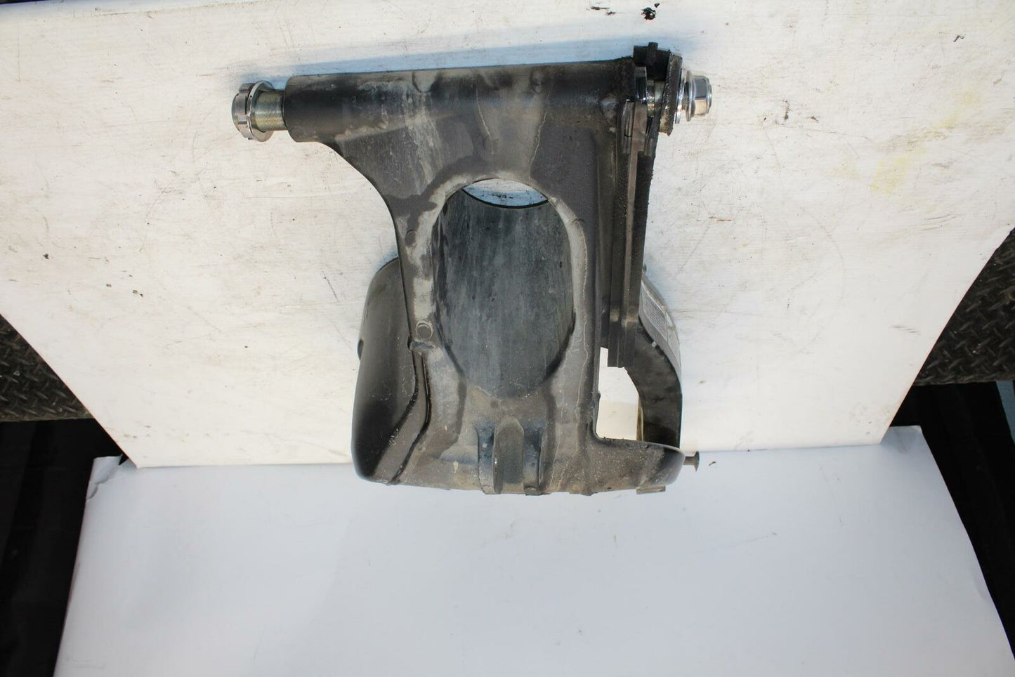 09-14 YAMAHA YZF R1 REAR SWINGARM BACK SUSPENSION SWING ARM BB286